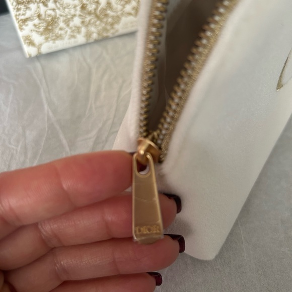 DIOR Holiday 2023 cosmetic Bag Limited Edition AUTHENTIC - Picture 4 of 4